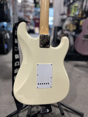 Squier - Left-Handed Made in Japan Stratocaster (1984-87), Vintage White 5